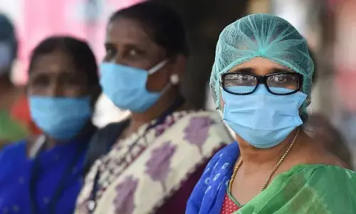 தமிழகத்தில் மீண்டும் வேகம் எடுக்கும் கொரோனா: அலட்சியமாக இருப்பதே காரணமா ?