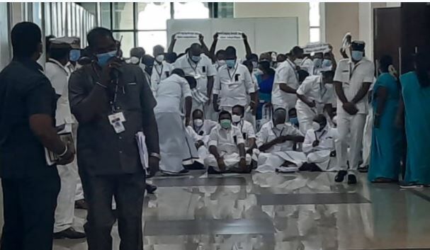 தி.மு.க. அரசை கண்டித்து சட்டப்பேரவையில் அ.தி.மு.க. எம்.எல்.ஏ.க்கள் தர்ணா!