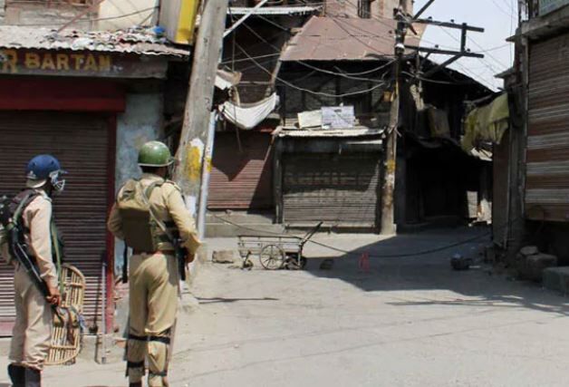 காஷ்மீர்: 3 பயங்கரவாதிகளை சுட்டுத்தள்ளிய இந்திய ராணுவம்!