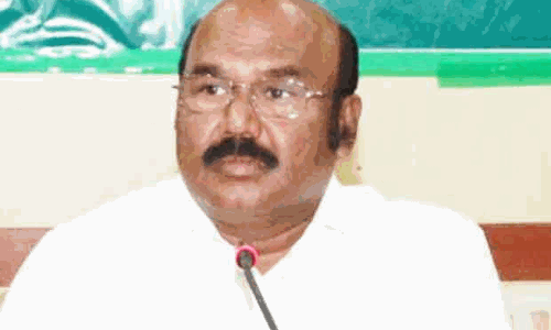 தி.மு.க. கொடி கம்பம் நட்ட சிறுவன் பலி! பொன்முடி மீது நடவடிக்கை எடுக்க ஜெயக்குமார் கோரிக்கை!