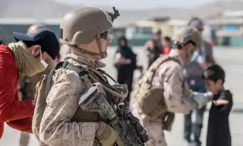 காபூல் : விமான நிலையத்தில் துப்பாக்கி சூடு !