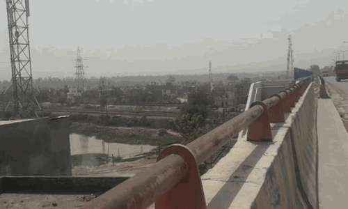 12 வயது சிறுமி மேம்பாலத்தை திறந்து வைத்துள்ளார் !