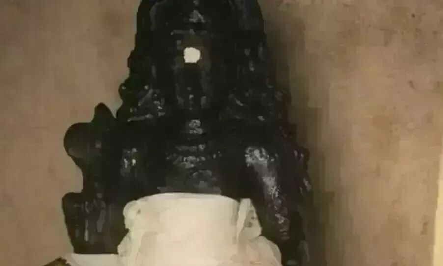 யார் இந்த சண்டிகேஸ்வரர் இவரை வணங்கும் போது, ஏன் கைகளை தட்ட வேண்டும் ?