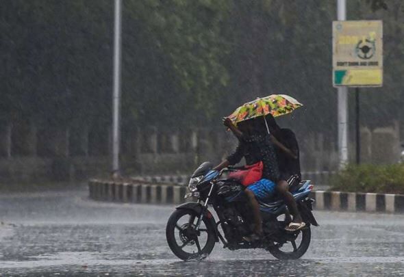 தமிழகத்தில் 29,30ம் தேதிகளில் கனமழை.. ரெட் அலார்ட் விடுத்த வானிலை மையம்!