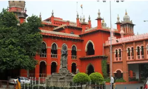 வாகனங்களுக்கு 5 ஆண்டுகள் காப்பீடு கட்டாயம் !- சென்னை உயர்நீதிமன்றம்!