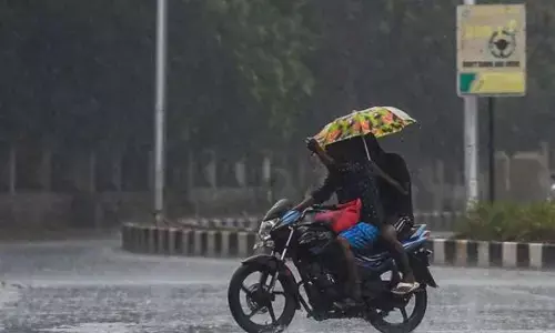 தமிழகத்தில் 29,30ம் தேதிகளில் கனமழை.. ரெட் அலார்ட் விடுத்த வானிலை மையம்!