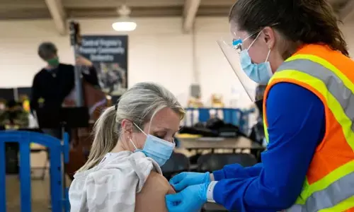 கொரோனா தடுப்பூசி போடாதவர்களுக்கு மாதம் ரூ.15 ஆயிரம் அபராதம் !