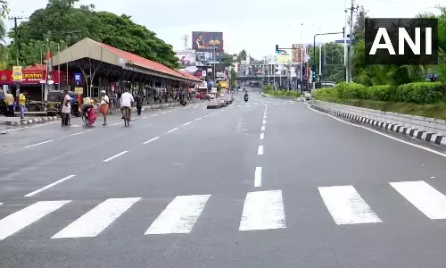 உச்சத்தில் கொரோனா ! கேரளாவில் இன்று முழு ஊரடங்கு!