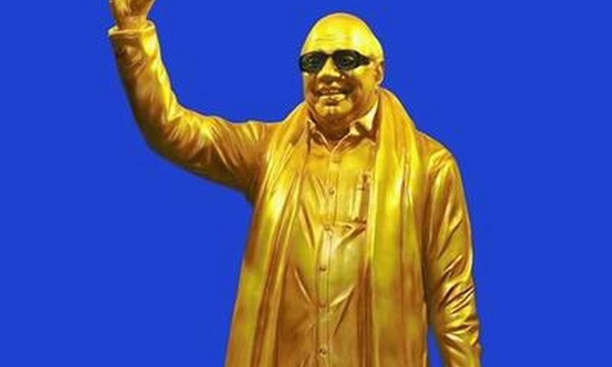 அண்ணா சாலையில் மறைந்த முன்னாள் முதலமைச்சர் கருணாநிதிக்கு சிலை !