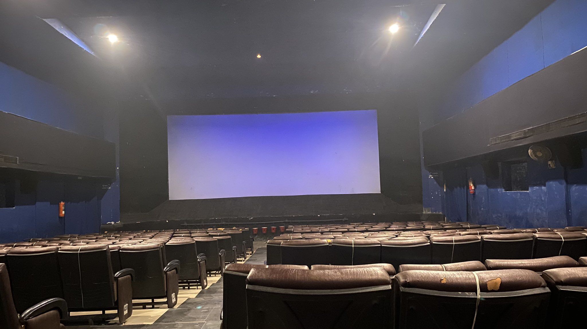 இனி எங்களுக்கு பிறகுதான் ஓ.டி.டி - போர்கொடி தூக்கும் திரையரங்கு உரிமையாளர்கள் !