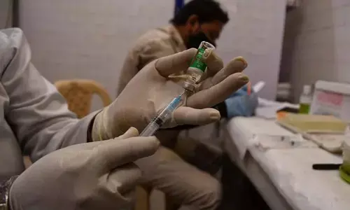 குழந்தைகளை தாக்கும் கொரோனாவை எதிர்கொள்ள ஜெட் வேகத்தில் தயாராகும் இந்தியா - COVID சுரக்‌ஷா திட்டத்தல் எட்டப்பட்ட சாதனை !