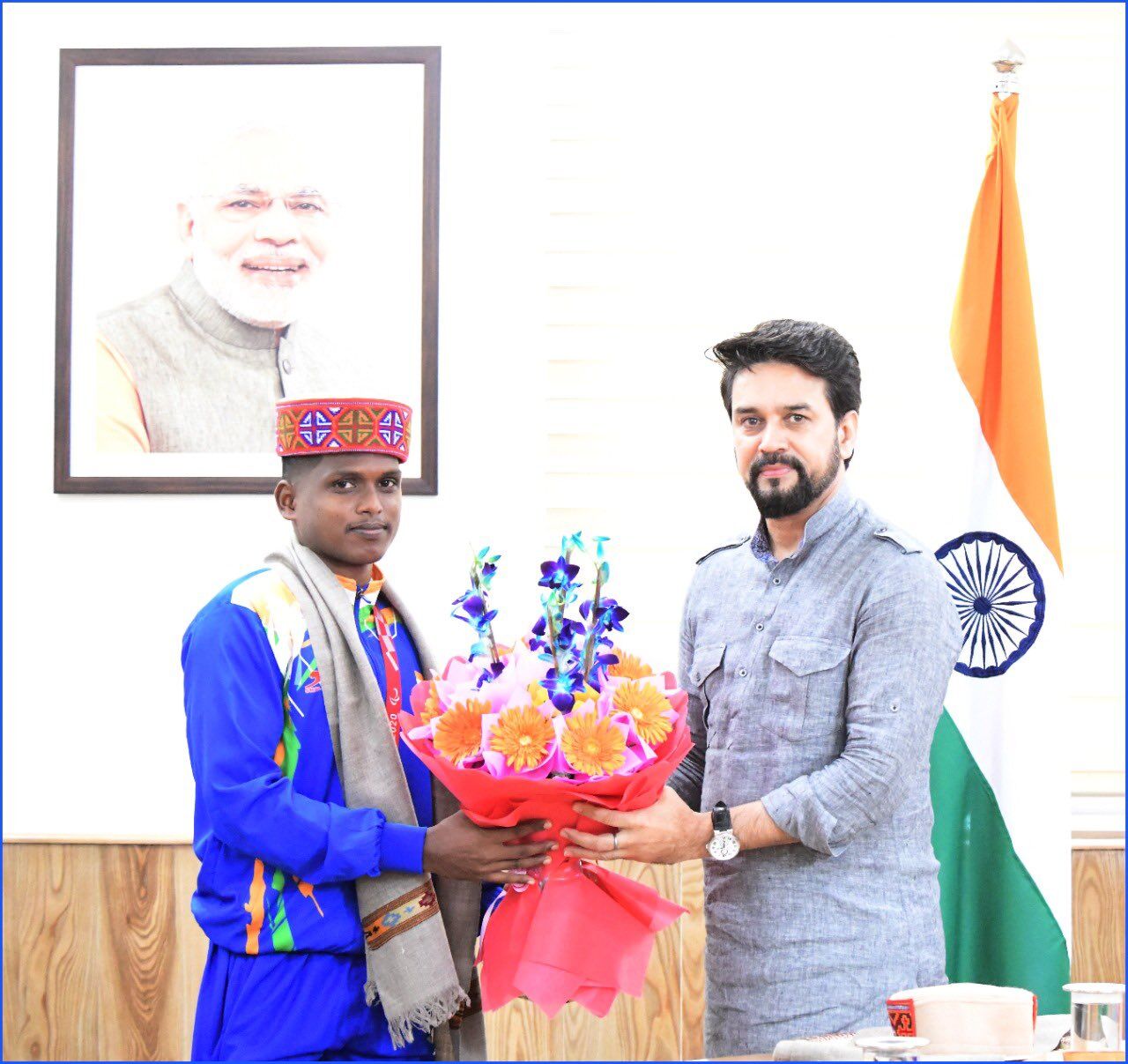 வெள்ளிப்பதக்கம் வென்ற மாரியப்பனை நேரில் வாழ்த்திய மத்திய விளையாட்டுத்துறை அமைச்சர்!