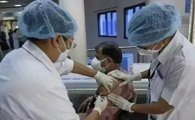 மூன்றாம் முறையாக சாதனை படைத்த இந்தியா! ஒரே நாளில் ஒரு கோடி கொரோனா தடுப்பூசி!