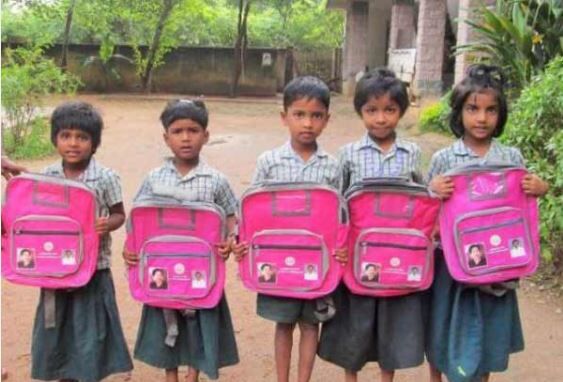 தலைவர்களின் படத்தை அச்சிட்டு அரசின் பணத்தை வீணாக்ககூடாது !  தமிழக அரசுக்கு உயர்நீதிமன்றம் அறிவுரை!