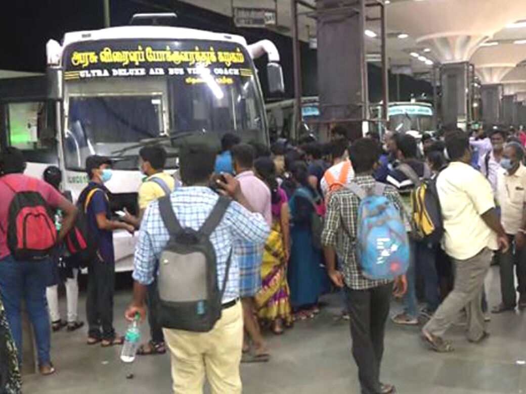 3 நாட்கள் விடுமுறை ! ஊர்களுக்கு செல்ல கோயம்பேட்டில் திரண்ட பொதுமக்கள்!