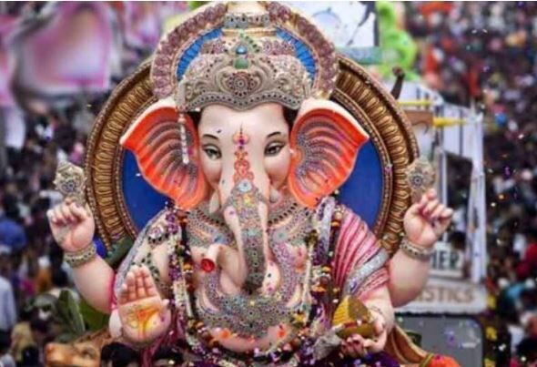 விநாயகர் சதுர்த்தி தினவிழா !  தமிழகம் முழுவதும் கோயில்களில் சிறப்பு பூஜை!