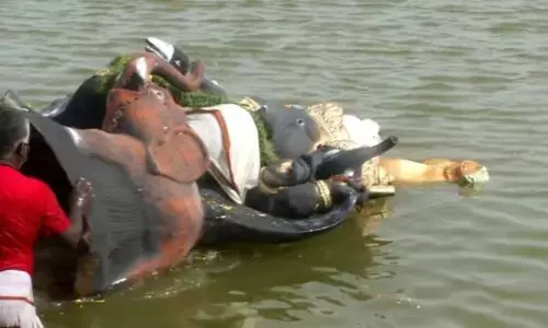 விநாயகர் சிலைகள் நீர் நிலைகளில் கரைக்கும் பணி தொடங்கியது !