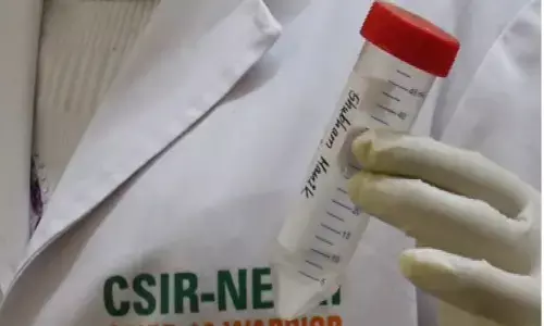 இனி உப்புத் தண்ணீரில் வாய் கொப்பளித்தாலே கொரோனா இருக்கான்னு சொல்லிவிடலாம் - சிம்பிளா வேலையை முடித்த இந்திய விஞ்ஞானிகள் !
