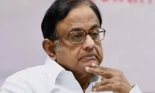 ப.சிதம்பரத்தை எதிர்த்து கேள்வி கேட்ட நிர்வாகியை காங்கிரஸ் கட்சியில் இருந்து நீக்கியது !