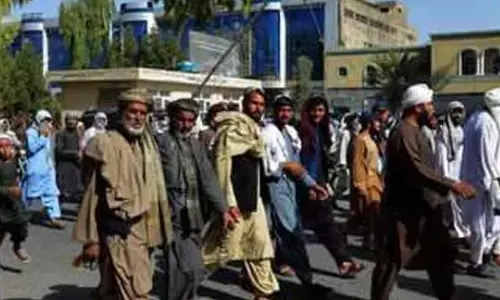 காந்தகாரில் தாலிபான்களை எதிர்த்து போராட்டம்!