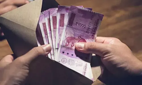 லஞ்சம் வாங்குவதற்கு கூச்சப்படாத அரசு ஊழியர்கள் - உயர்நீதிமன்ற நீதிபதி வருத்தம்!