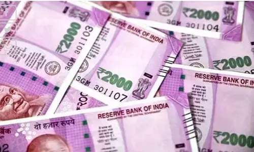 இரண்டு பள்ளி மாணவர்களின் வங்கி கணக்கில் ரூ.960  கோடி ! அதிர்ச்சியில் பெற்றோர்கள்!