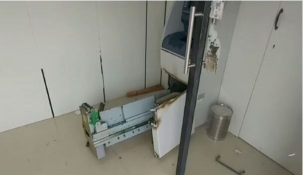 அரக்கோணம்: ஏ.டி.எம். இயந்திரத்தை துண்டு துண்டாக உடைத்து லட்சக்கணக்கில் பணம் கொள்ளை!