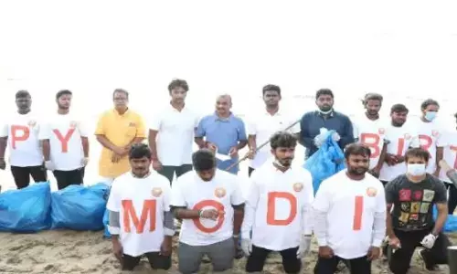 பிரதமர் மோடி பிறந்தநாளை முன்னிட்டு கடற்கரையை தூய்மைப்படுத்திய தமிழக பா.ஜ.க !