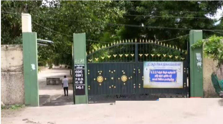 பள்ளிக்கு தாமதமாக வந்த மாணவரை துன்புறுத்திய தலைமை ஆசிரியர் மீது புகார்!