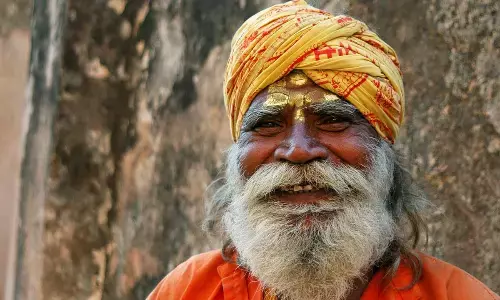 சந்தனம் அணிந்து கொள்வதால் ஏற்படும் பல அறிவியல் நன்மைகள் !