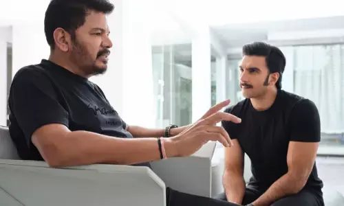 மீண்டு சிக்கலில் அந்நியன் - போர்கொடி தூக்கும் தயாரிப்பாளர் !