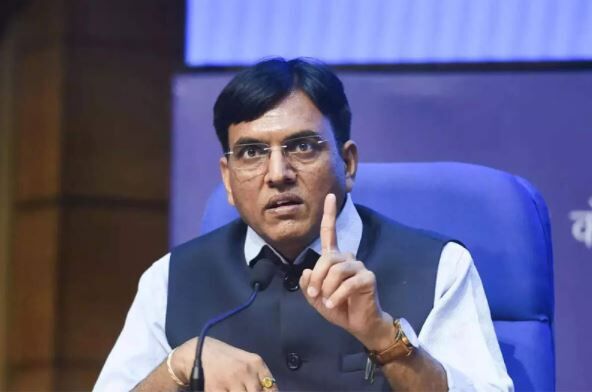 உபரி தடுப்பூசிகள் ஏற்றுமதி செய்யப்படும்.. மத்திய சுகாதாரத்துறை அமைச்சர்!