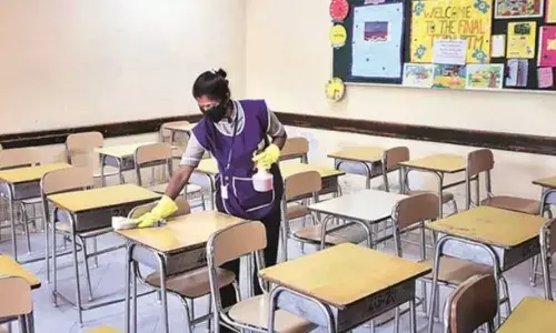 ஒன்று முதல் எட்டாம் வகுப்பு வரை பள்ளிகள் திறப்பு எப்போது? அதிகாரிகள் ஆலோசனை!