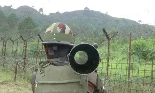 காஷ்மீருக்குள் நுழைவதற்கு 70 தீவிரவாதிகள் தயாராக உள்ளனர் ! - இந்திய ராணுவ அதிகாரி தகவல் !