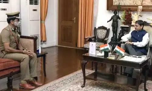 தி.மு.க வினர் மீது வழக்குகள் போடப்பட்டதா? டி.ஜி.பி யிடம் கேள்வி எழுப்பிய ஆளுநர் ஆர்.என்.ரவி!