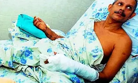 கைவிட்ட தேவாலயம்..கையை வெட்டிய இஸ்லாமிய கும்பல்.. தற்கொலை செய்துகொண்ட மனைவி - பேராசிரியர் வாழ்வை புரட்டிப்போட்ட வினாத்தாள்!