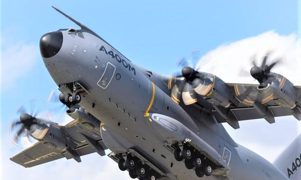 இந்தியாவில் முதல் முறையாக ராணுவ விமானத்தை தனியார் நிறுவனம் தயாரிக்கிறது ! எந்த நிறுவனம் தெரியுமா ?