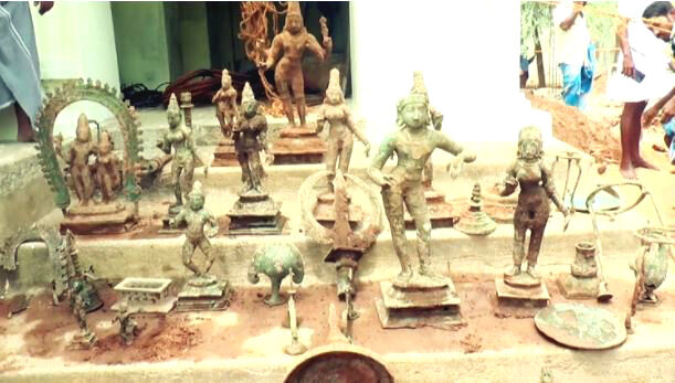 நாகை: மண்ணை தோண்ட தோண்ட கிடைத்த ஐம்பொன் சிலைகள்!