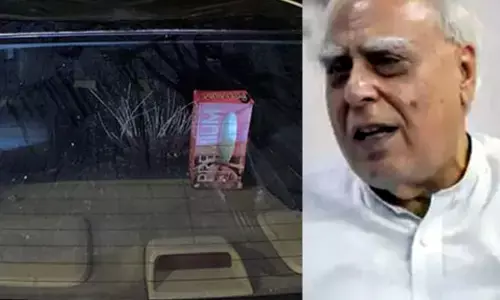 தலைமை குறித்து விமர்சனம் செய்த கபில் சிபல் ! வீட்டை தாக்கிய காங்கிரஸ் கட்சியினர்!