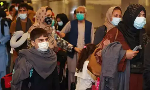 இந்தியாவை நோக்கி படையெடுக்கும் ஆப்கானிய மக்கள்: E-Visa மூலம் 60,000 பேருக்கும் அனுமதி !