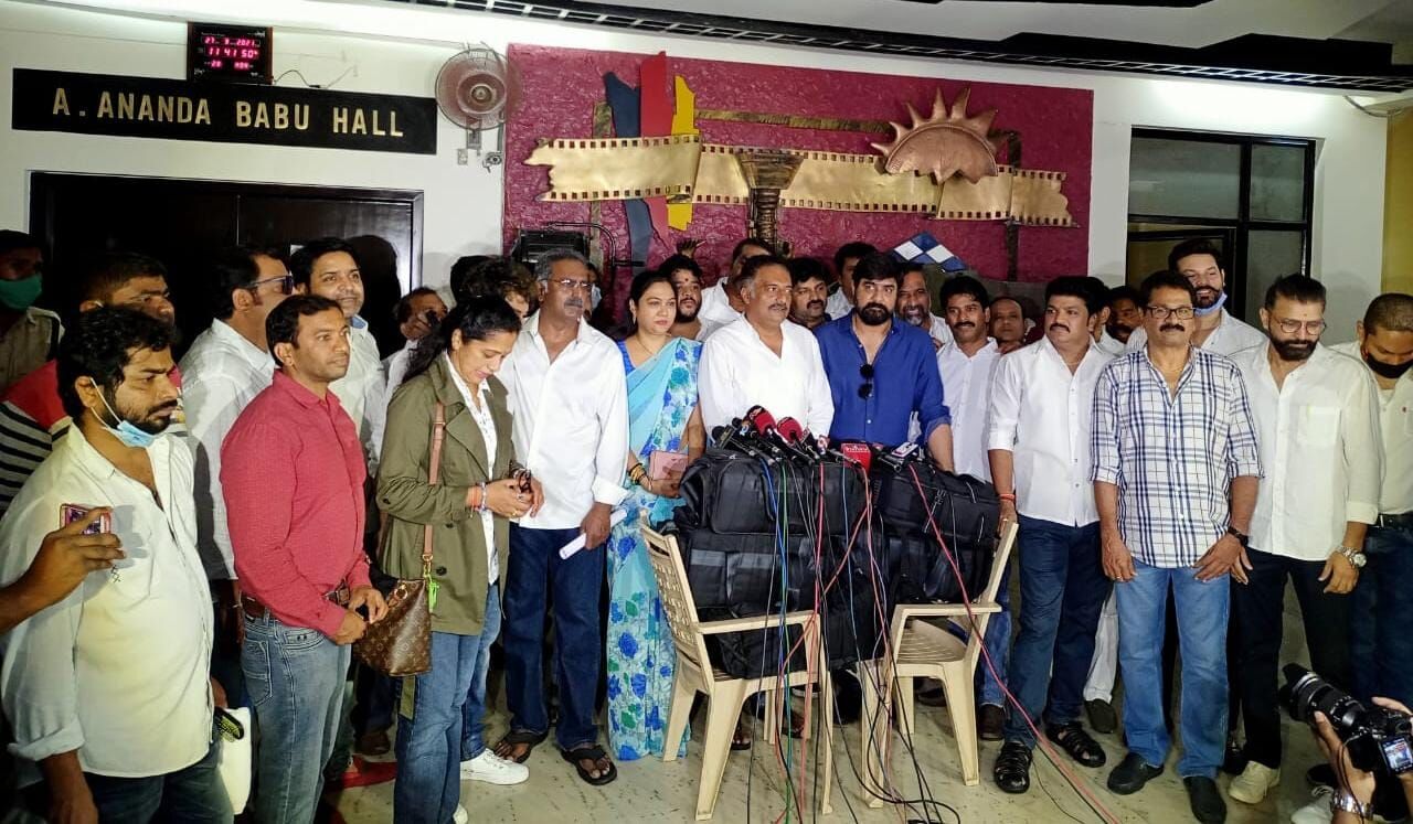 ஏன் தேவையில்லாம சி.எம் எல்லாம் இழுக்கிறீங்க புலம்பும் பிரகாஷ்ராஜ் !