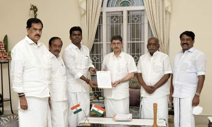 தி.மு.க.வால் சட்டம் ஒழுங்கு கெட்டுவிட்டது: நிலஅபகரிப்பு, அராஜகம் அதிகரித்துவிட்டது! ஆளுநரிடம் பா.ஜ.க. தலைவர் புகார்!