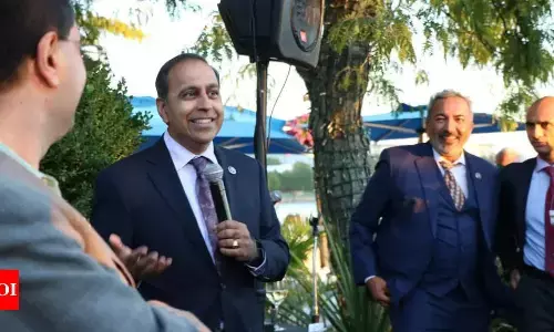 இந்திய அமெரிக்க உறவின் முன்னேற்றம் குறித்து விவாதித்த இந்திய அமெரிக்க தூதர் !