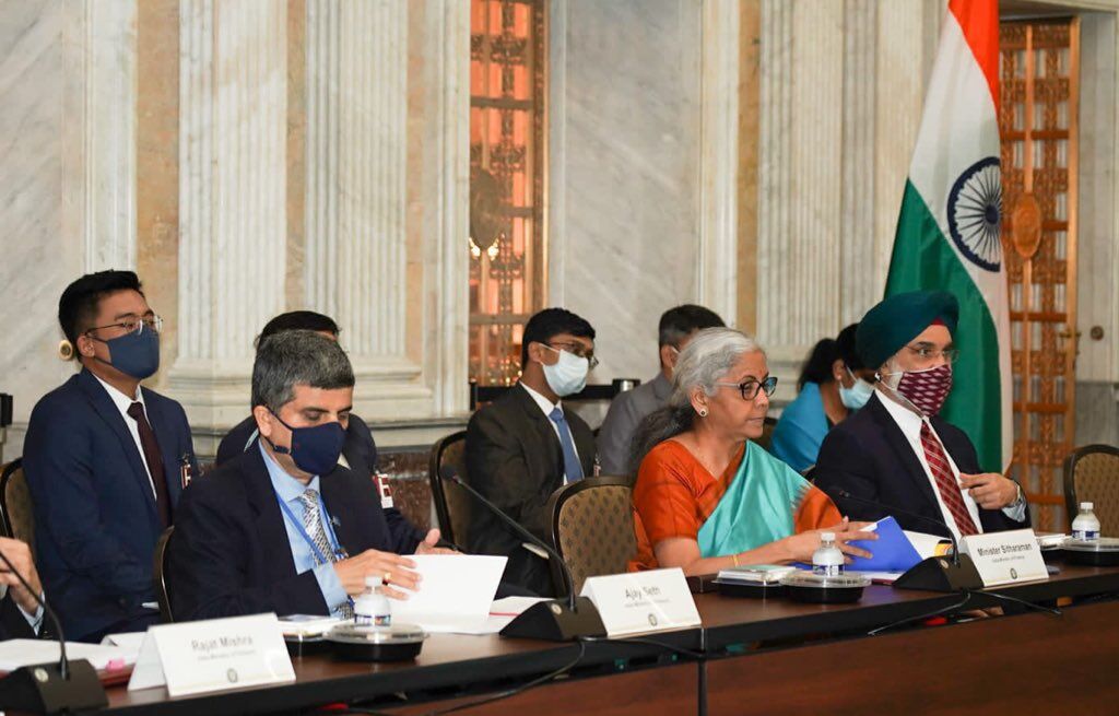 கொரோனாவை இந்தியா தைரியத்துடனும், உறுதியுடனும் எதிர்கொண்டது ! - மத்திய அமைச்சர் நிர்மலா சீதாராமன்!