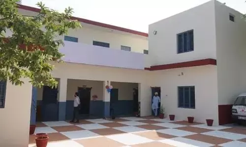 இந்திய பள்ளிகளில் படிக்கும் குழந்தைகளின் கல்வி செலவை ஏற்கும் NRI மக்கள் !