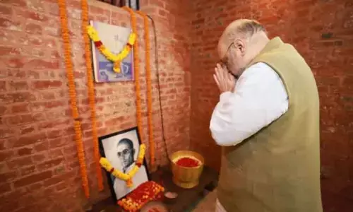 அந்தமான் சிறையில் சாவர்க்கர் உருவப்படத்திற்கு மத்திய உள்துறை அமைச்சர் அமித்ஷா மரியாதை !