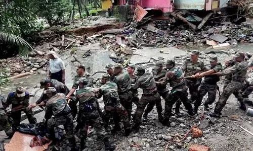 கடவுளின் தேசத்தை காக்க விரைந்த இந்திய ராணுவம் மற்றும் விமானப்படை!