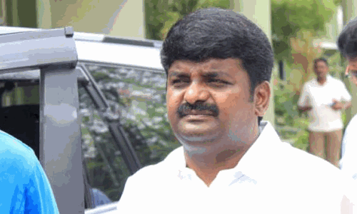 முன்னாள் அமைச்சர் சி.விஜயபாஸ்கருக்கு சொந்தமான 43 இடங்களில் ரெய்டு!
