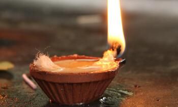 எண்ணை தீபத்தை விட நெய் தீபம் உயர்ந்தது ஏன் ?