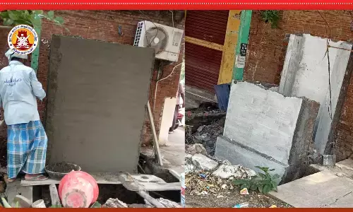 கோவிலுக்கு நடுவில் உள்ள சாலையில்  கழிப்பறை கட்டுமானம் ! இந்துமுன்னணி புகாரின் பேரில் கட்டுமானம் நிறுத்தம் !